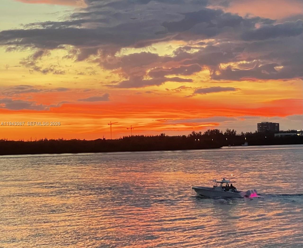 Waters Edge House Condo