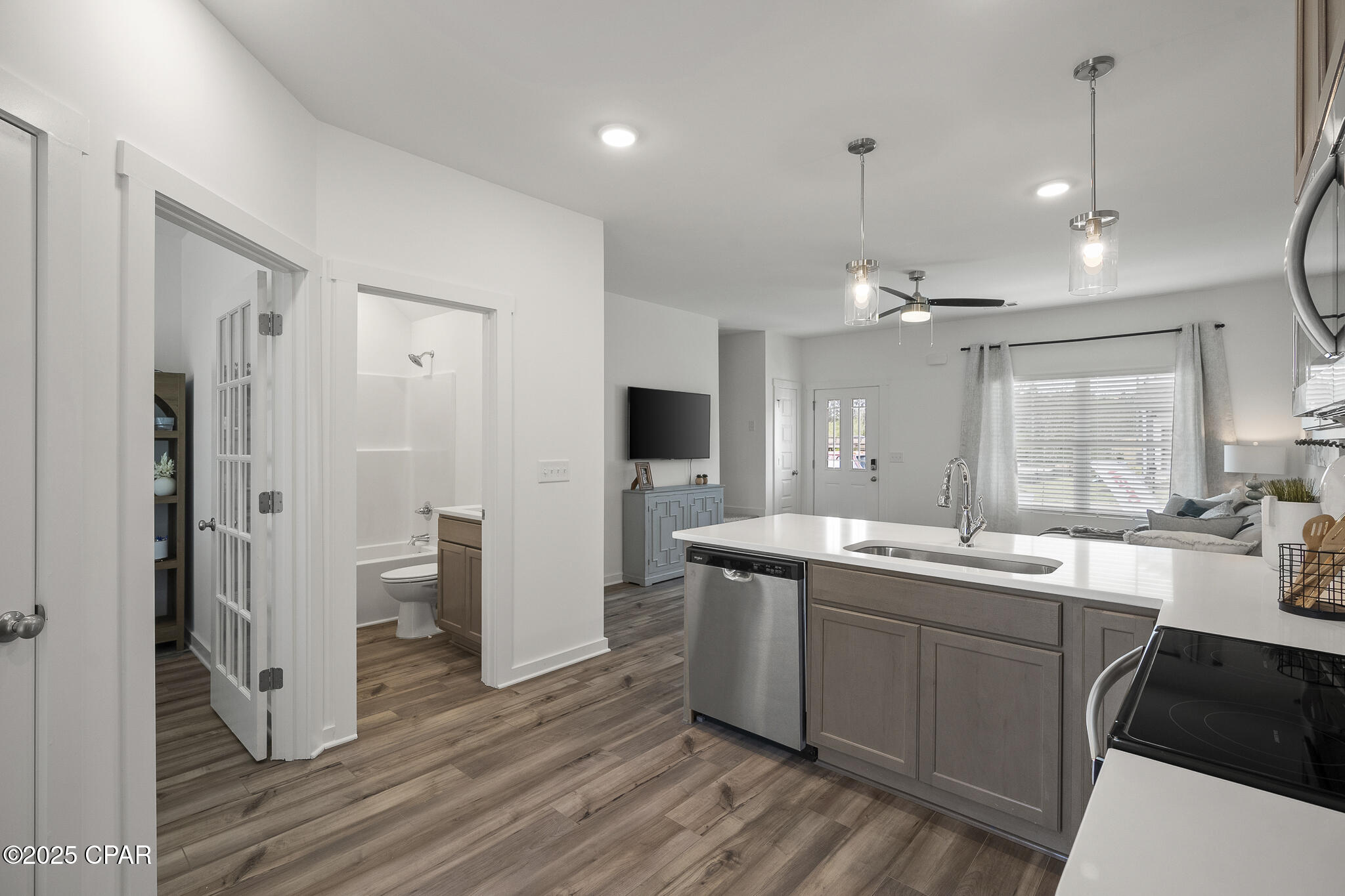 Image 4 For 5880 Tyndall Place