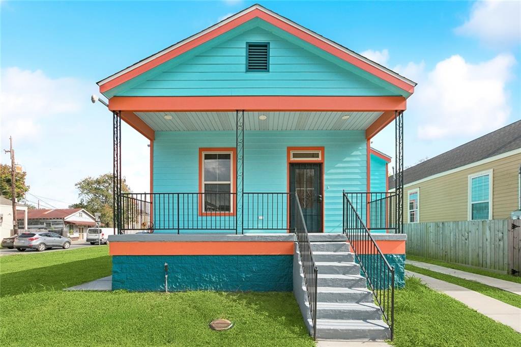 Homes for sale in New Orleans, LA | 1435 Lesseps St, New Orleans, LA 70117 | MLS# 2537423