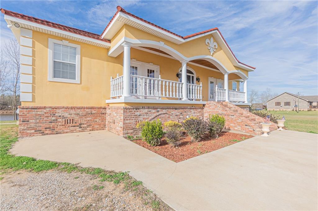 Photo of 290 LUCY BELLE Drive, Marksville, LA 71351