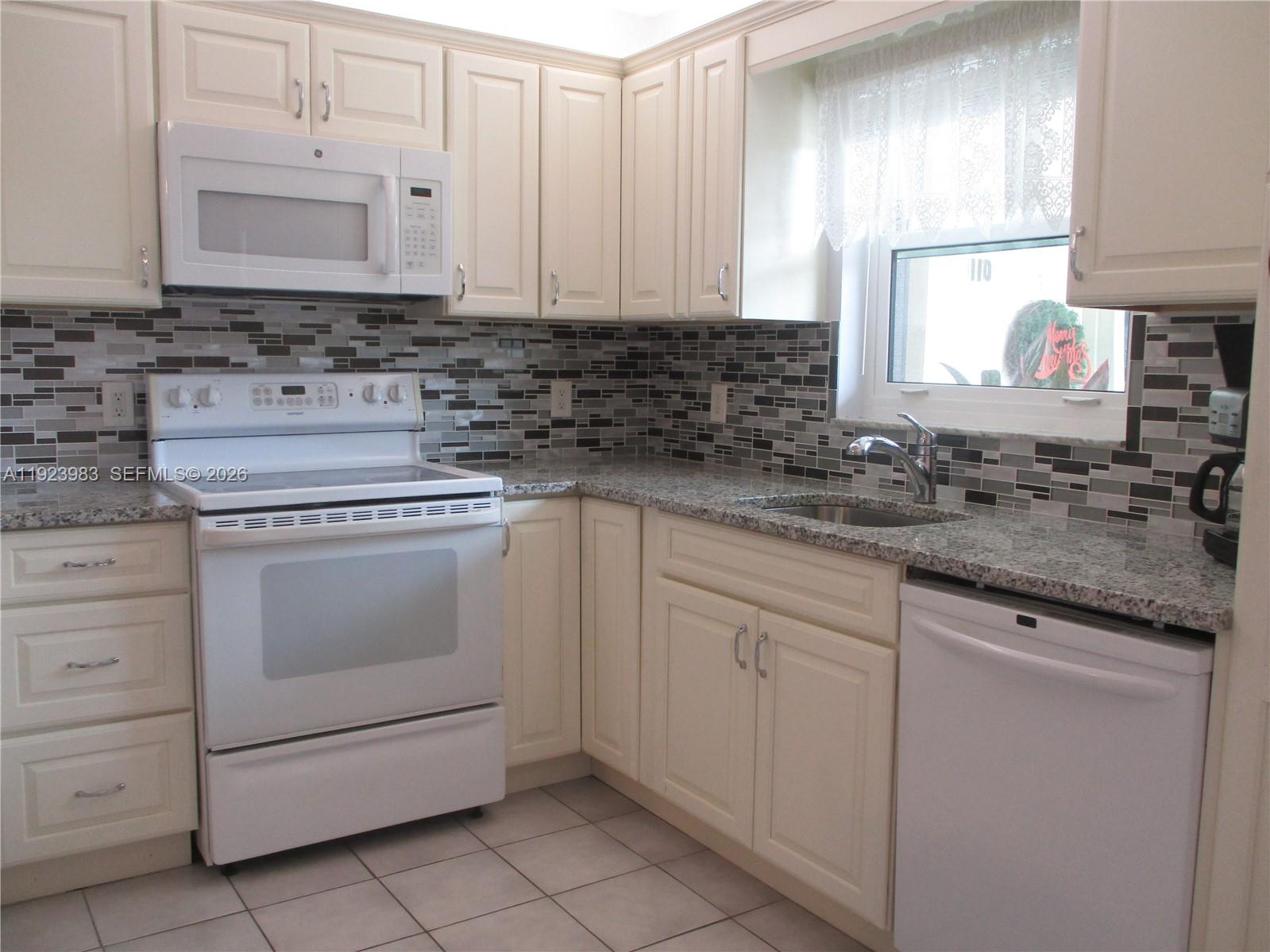 Twin Lakes South & Town V