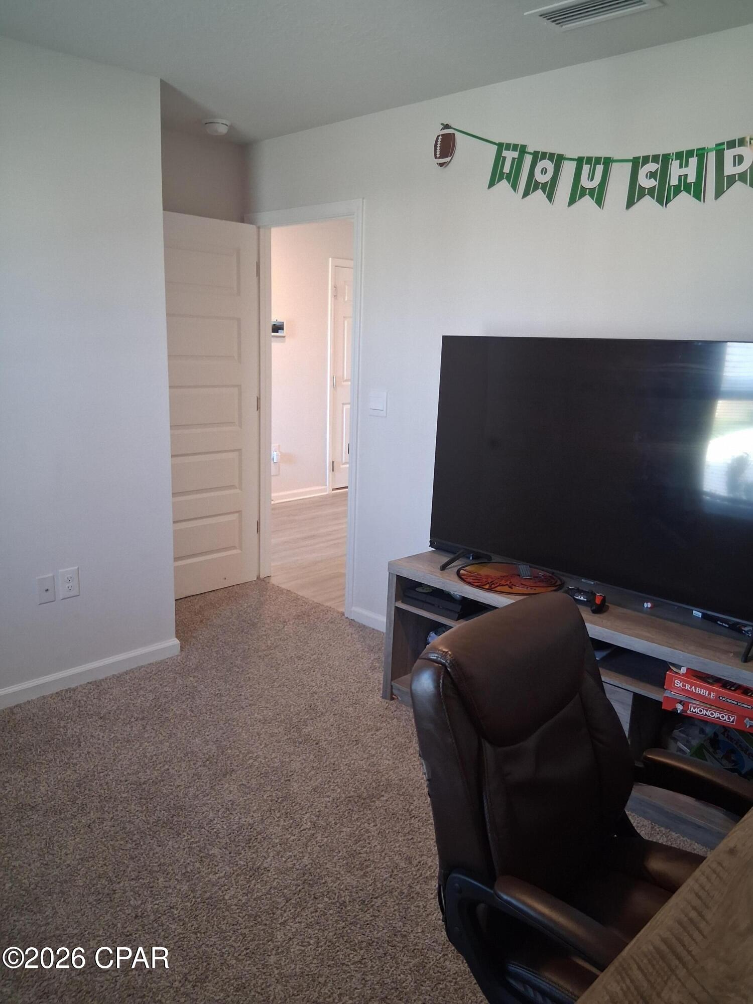 Listing photo id 41 for 270 Boggy Creek Way