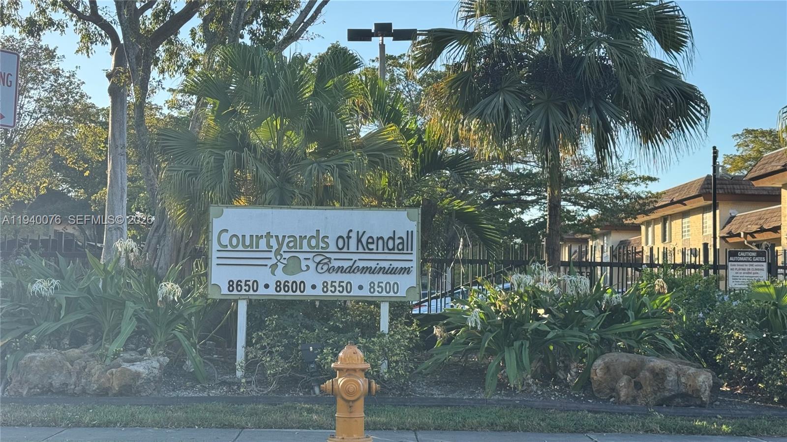 Courtyards At Kendall Con