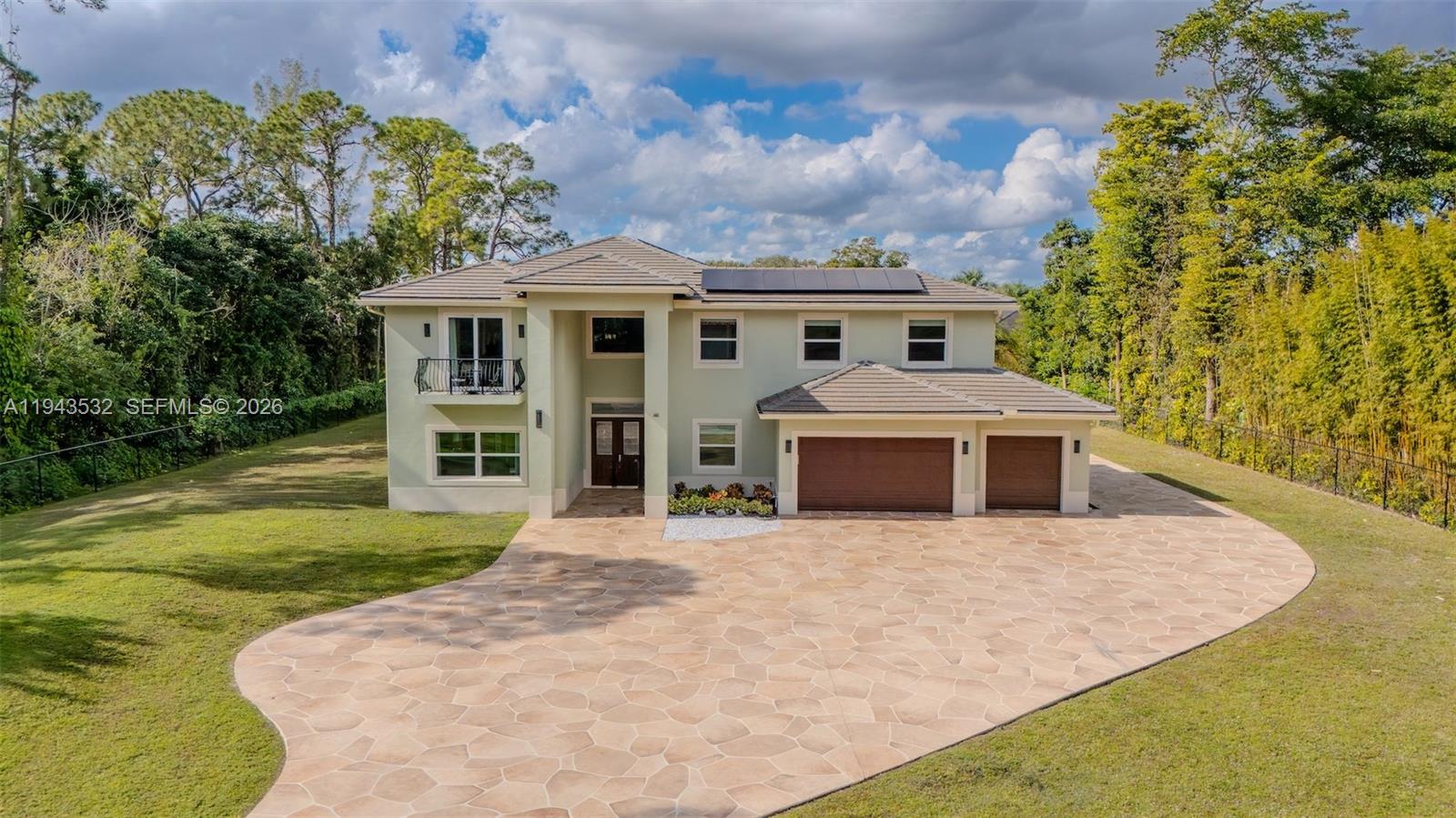 6077 NW 71st Ter
