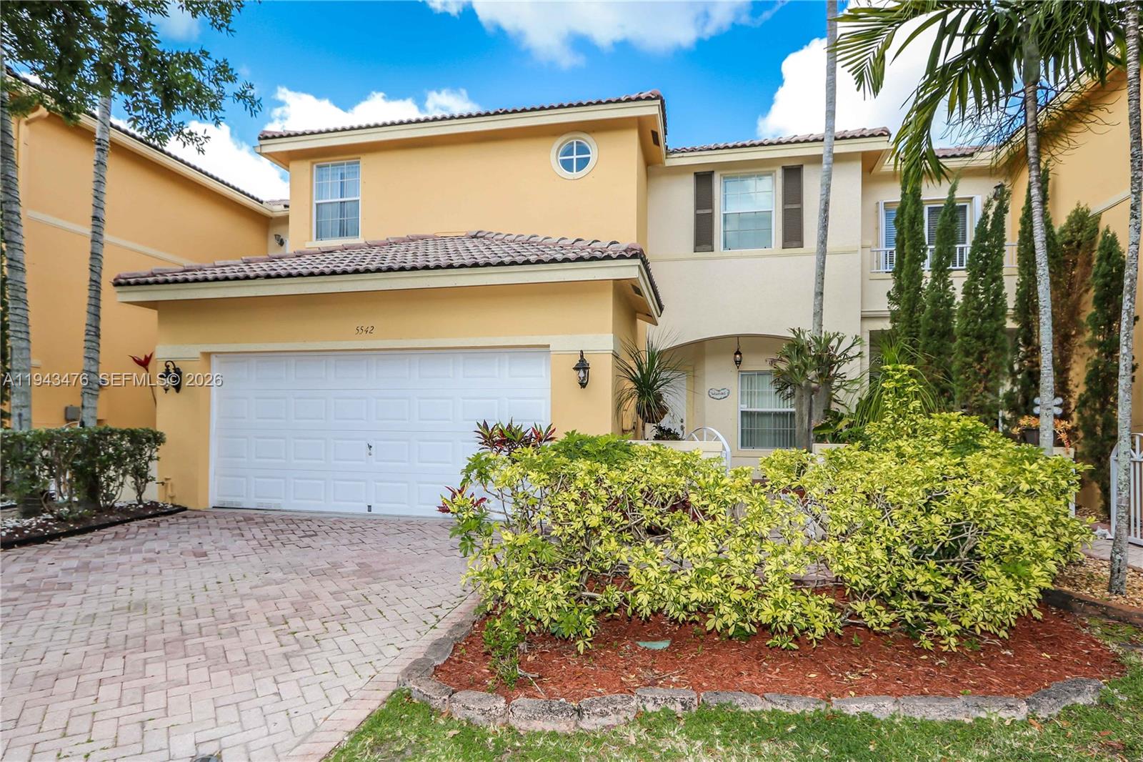 Doral Southeast Patio-Hom