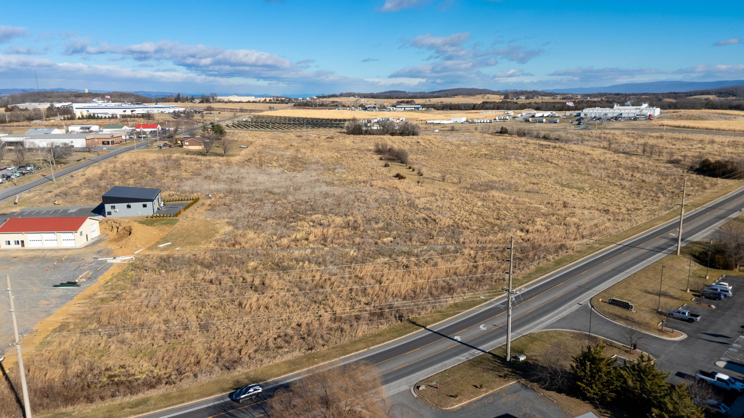 3.9 ac MT CLINTON PIKE exterior