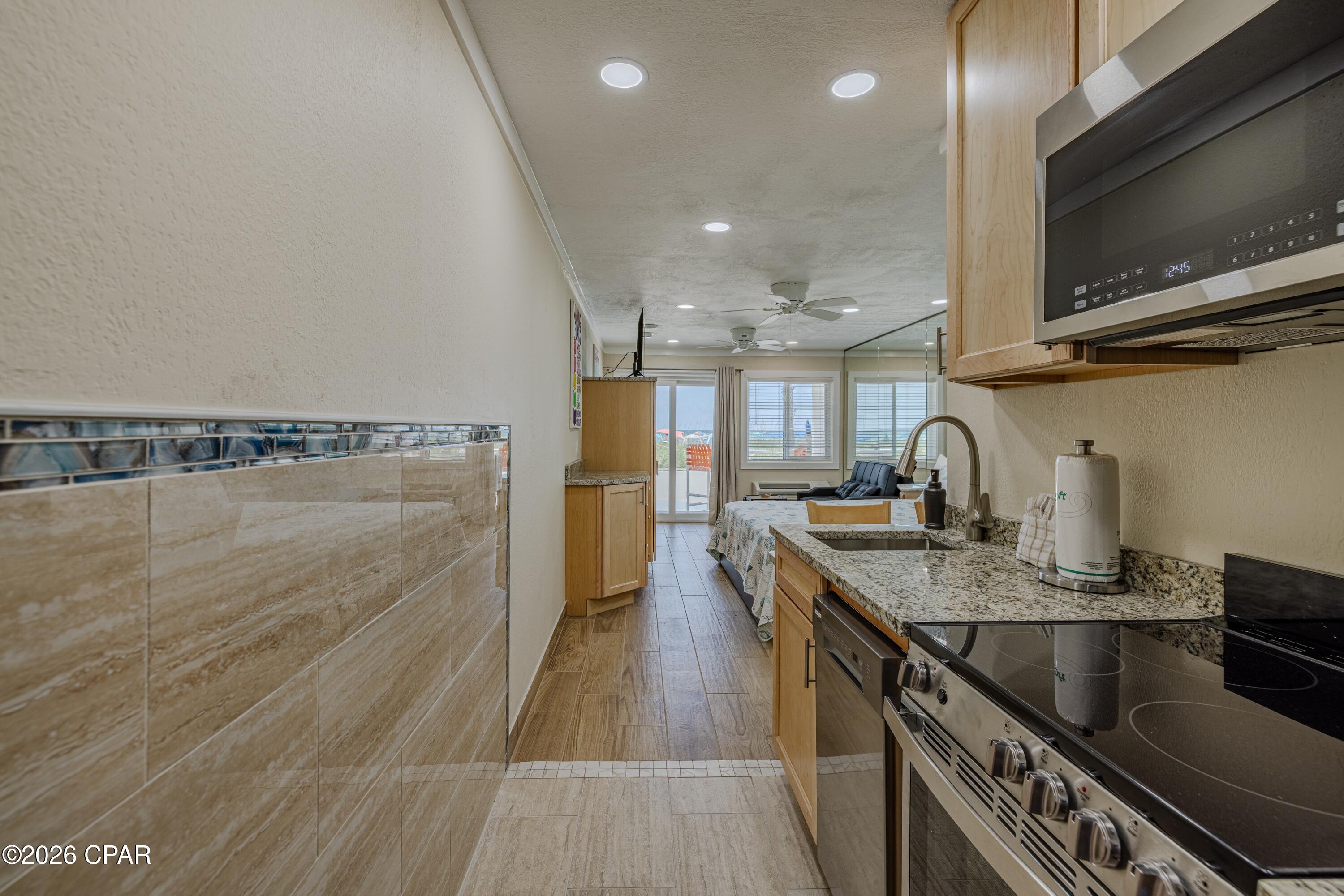 Image 14 For 15617 Front Beach Road C25