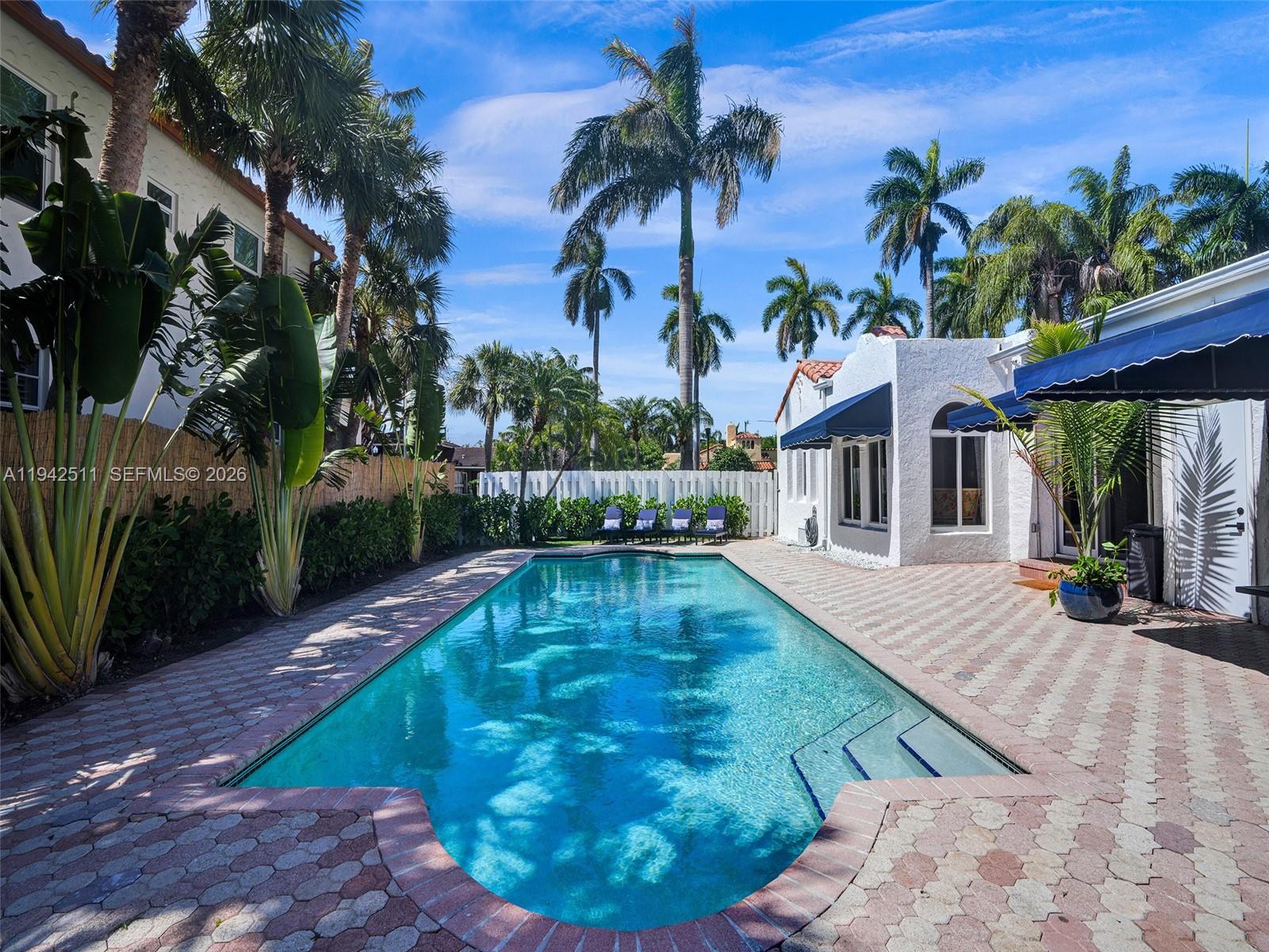 Hollywood Lakes Section