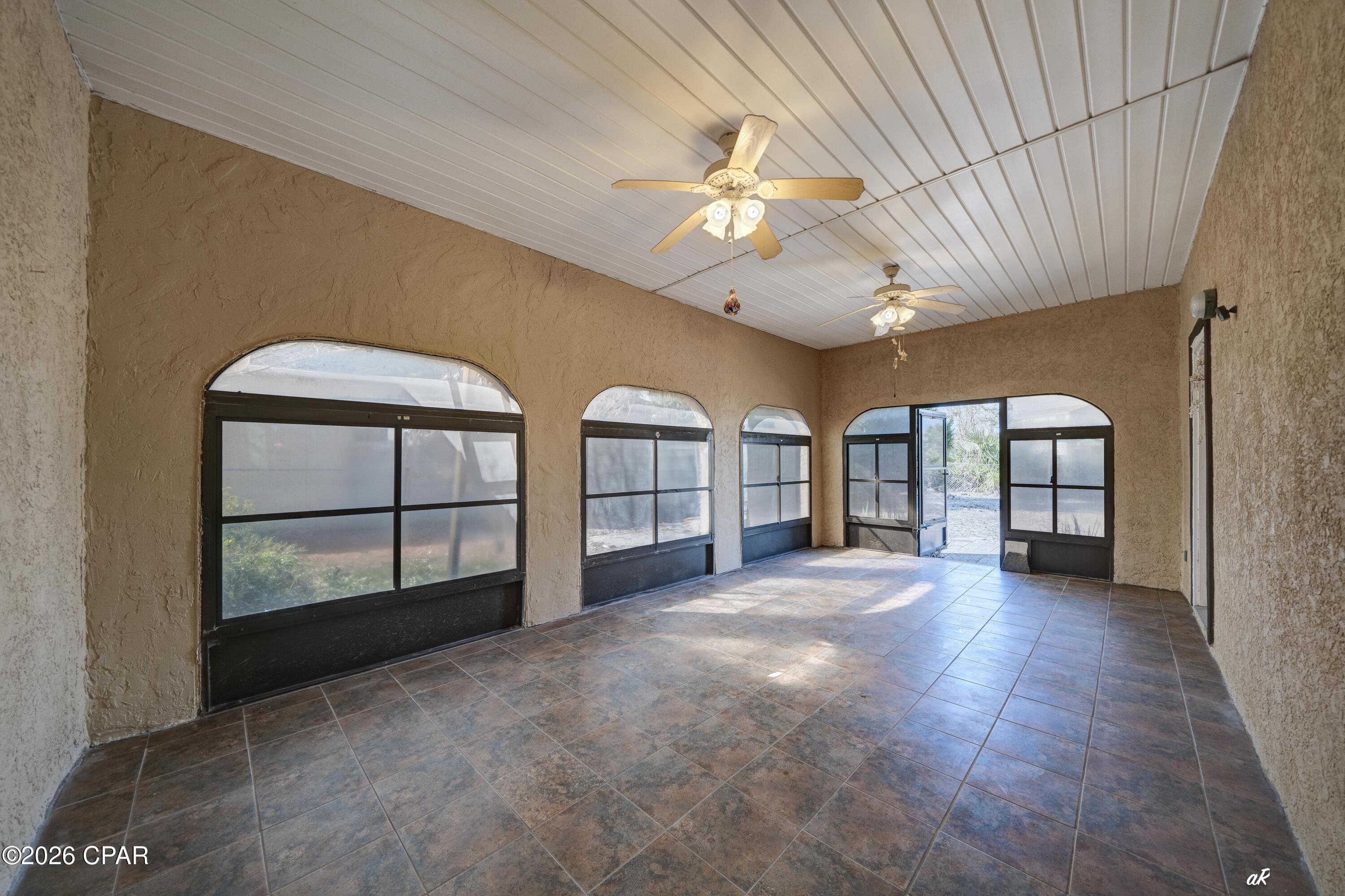 Image 29 For 714 Gulf Aire Drive