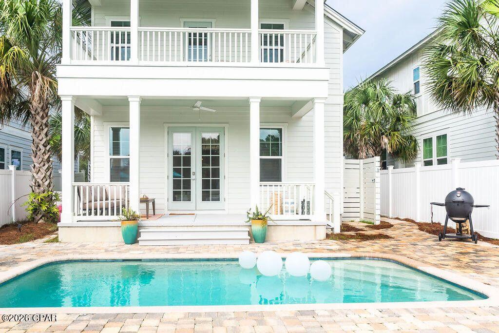 Listing photo id 12 for 217 Sands Street