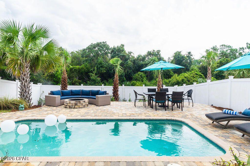 Listing photo id 2 for 217 Sands Street