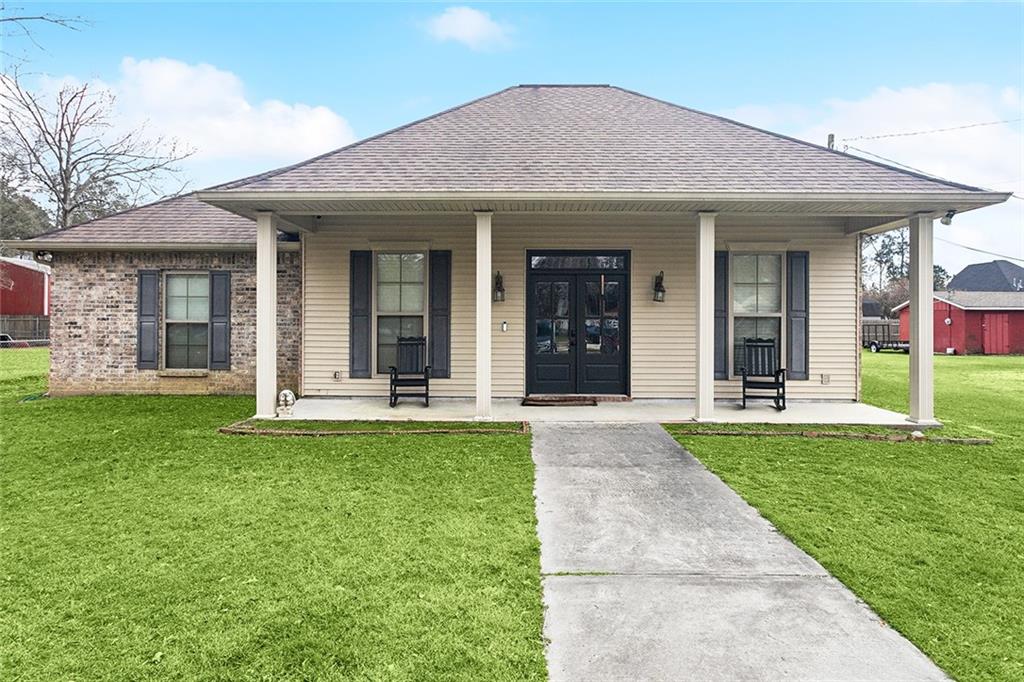 Homes for sale in Pearl River, LA | 39224 Oak St, Pearl River, LA 70452 | MLS# 2537905