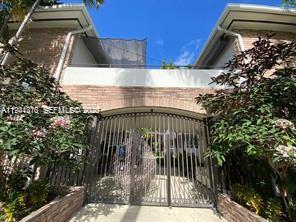 Lincoln Road Villas Condo