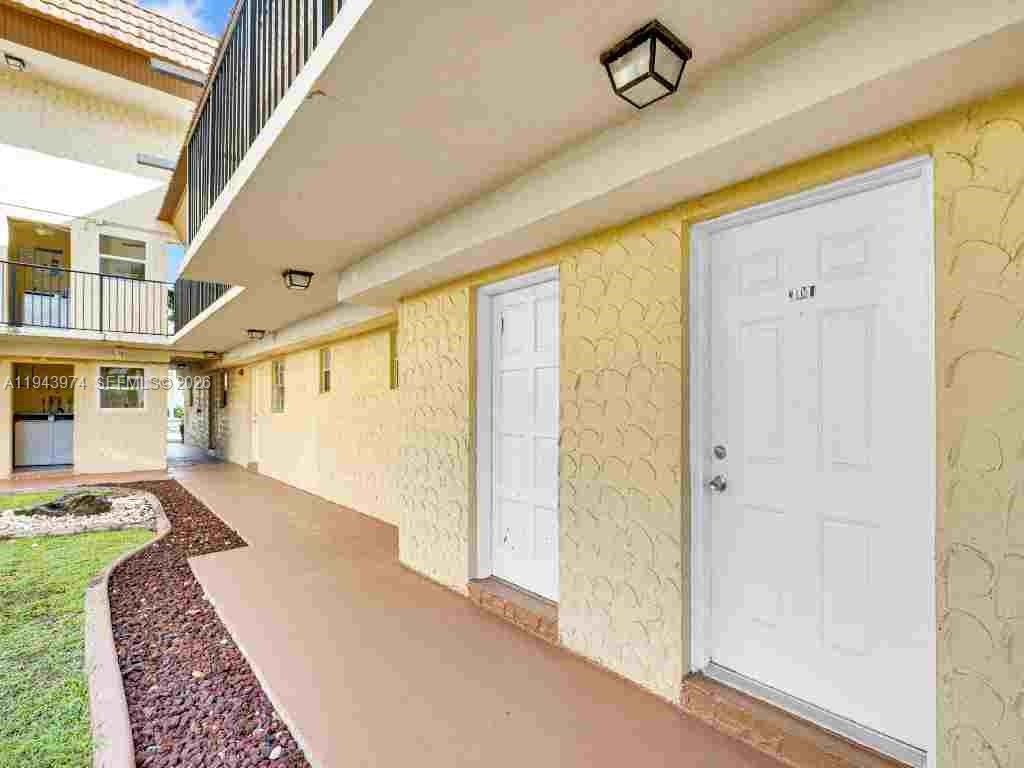 Courtyards At Kendall Con