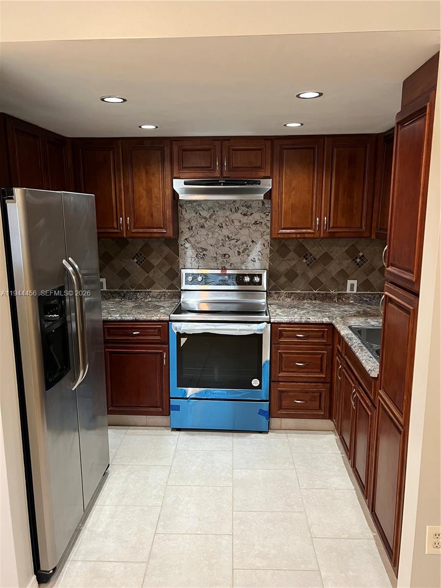 1515 Coral Towers Condomi