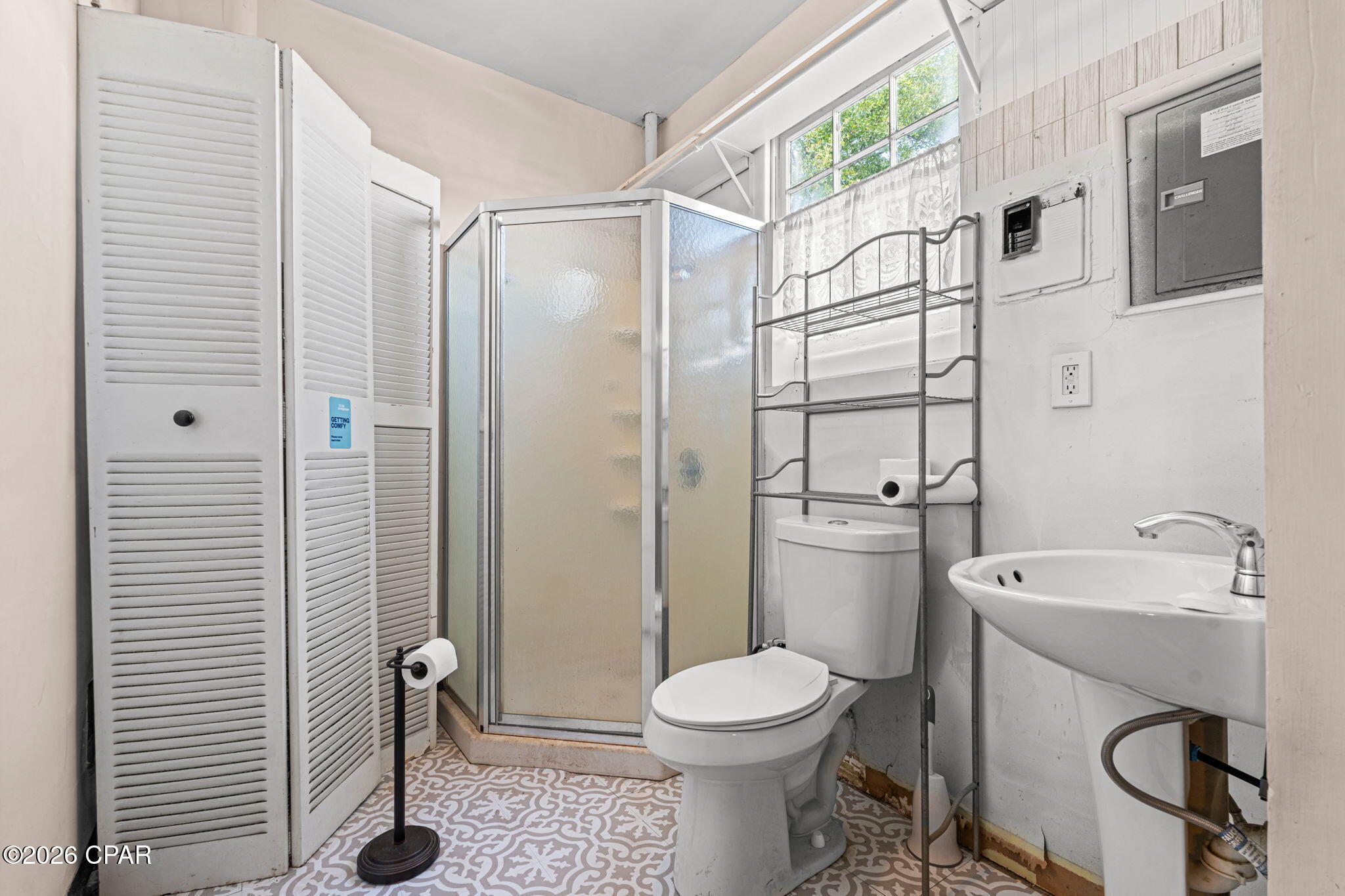 Image 12 For 1821 Molitor Avenue