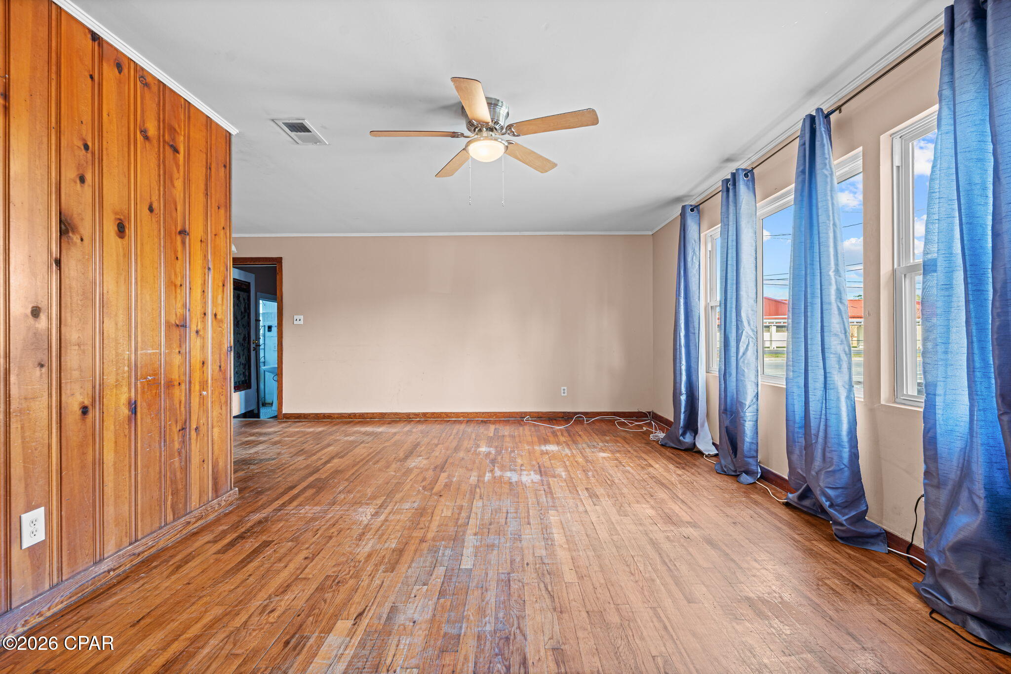 Image 7 For 1821 Molitor Avenue