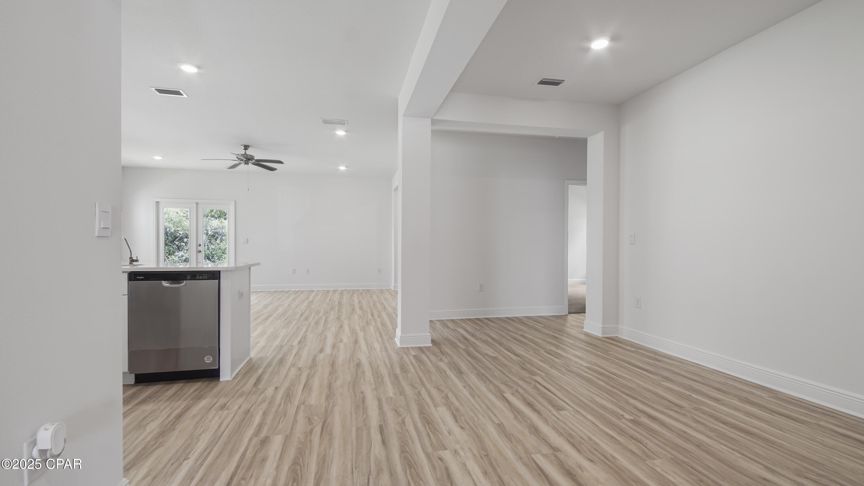 Image 4 For 405 Wolcott Way
