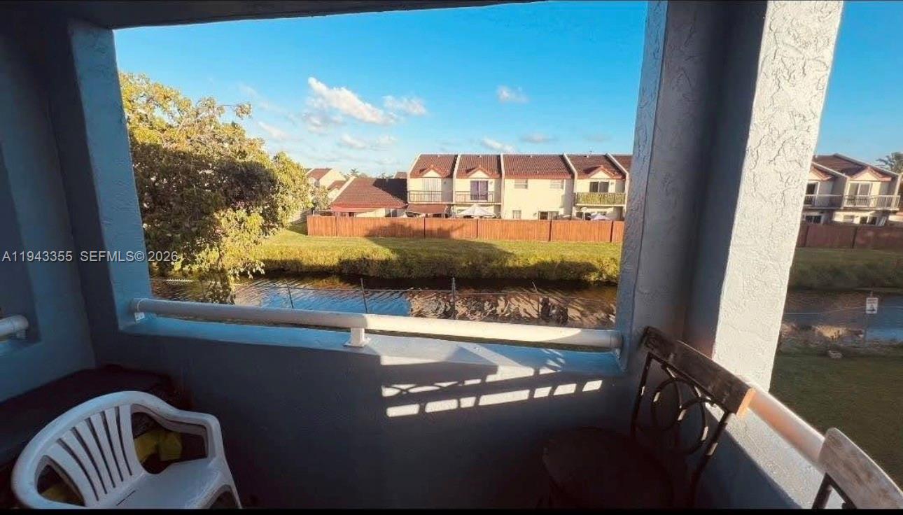 Lake Forest Park Condo VI