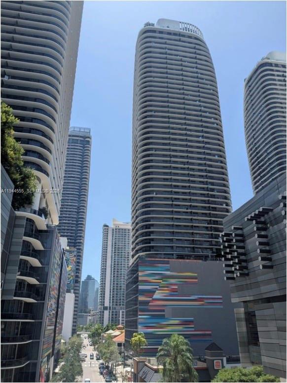 Brickell Heights West Con