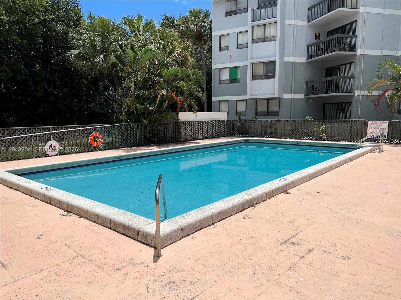 Presidential Golfview Con