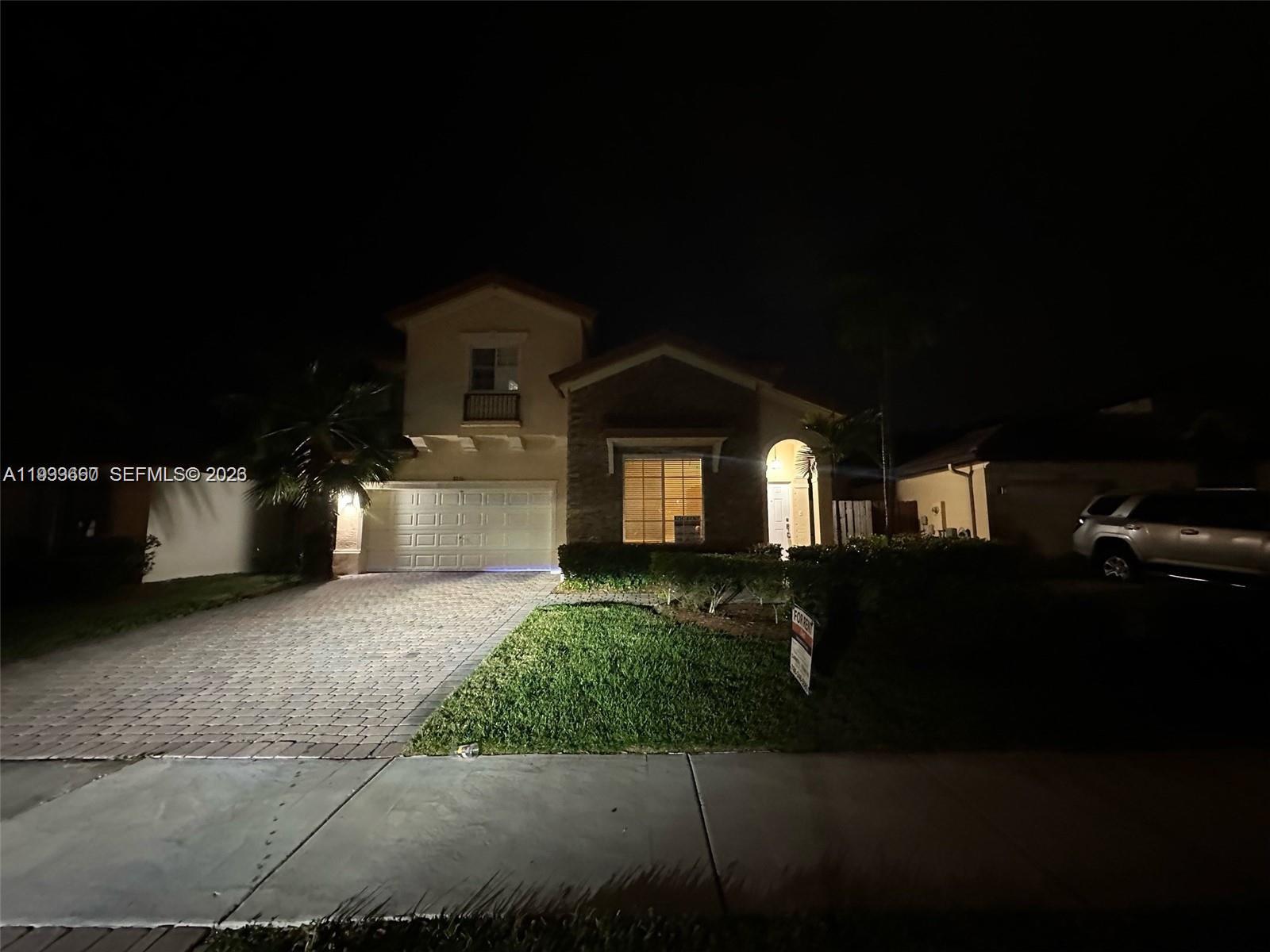 Lakes By The Bay Kaye