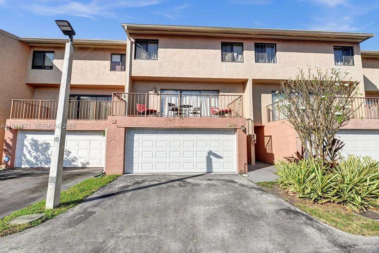 Suncrest Townhouse Condo