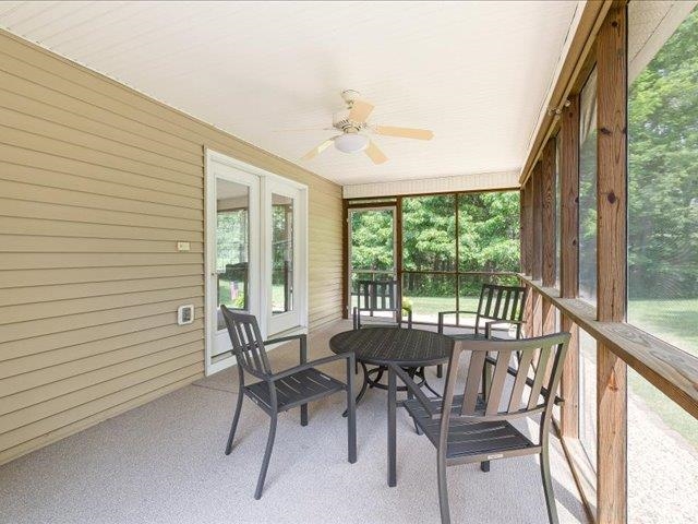 41 Hickory Nut Ln