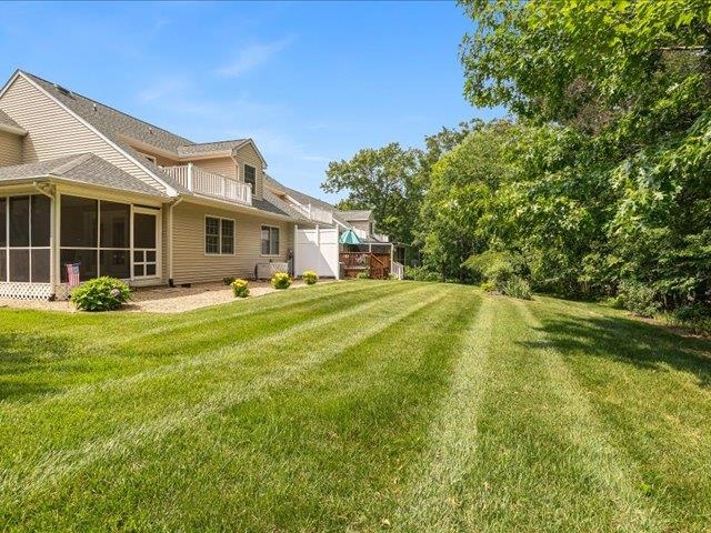 41 Hickory Nut Ln