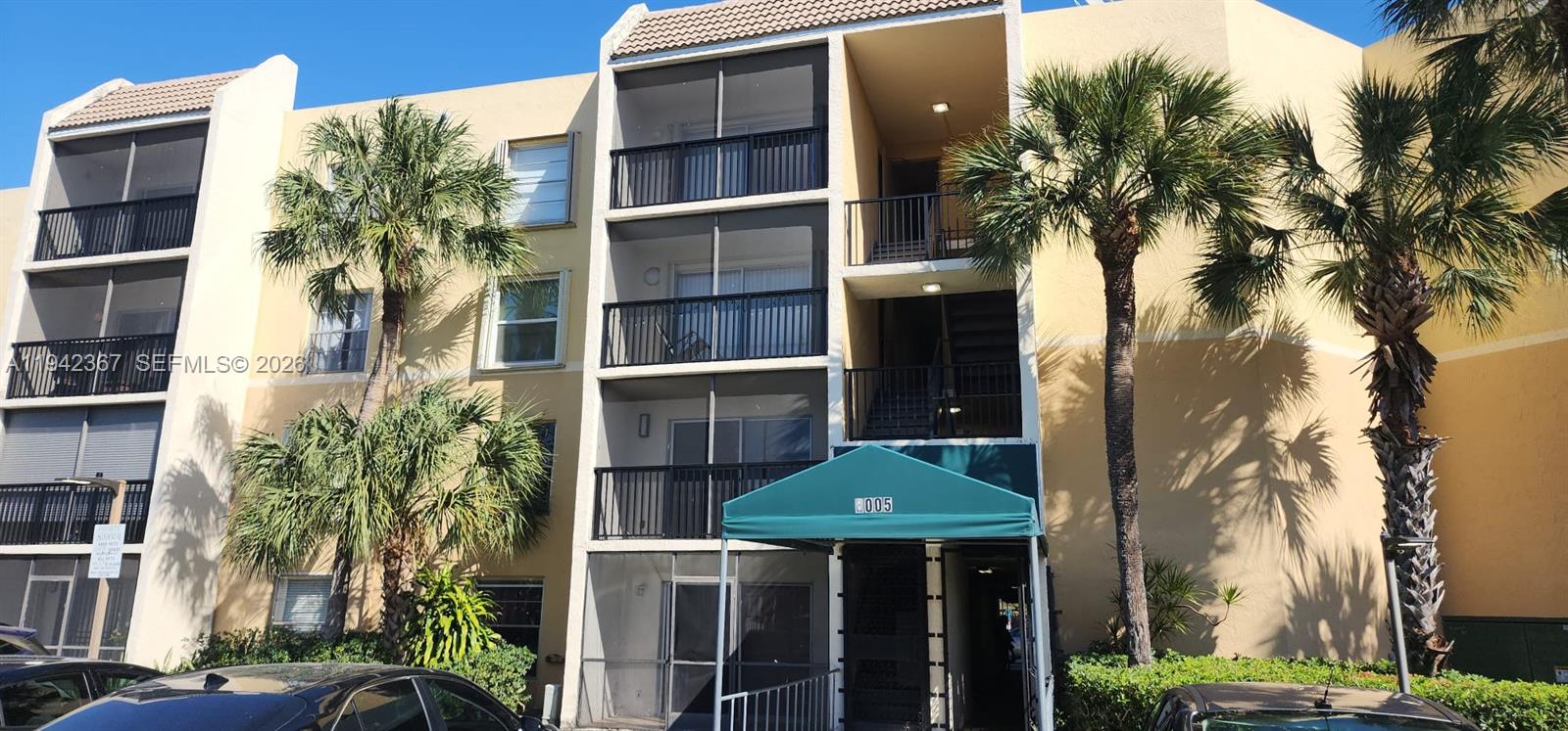 Homes for sale in Doral, FL | 8005 Lake Dr #201, Doral, FL 33166 | MLS# A11942367