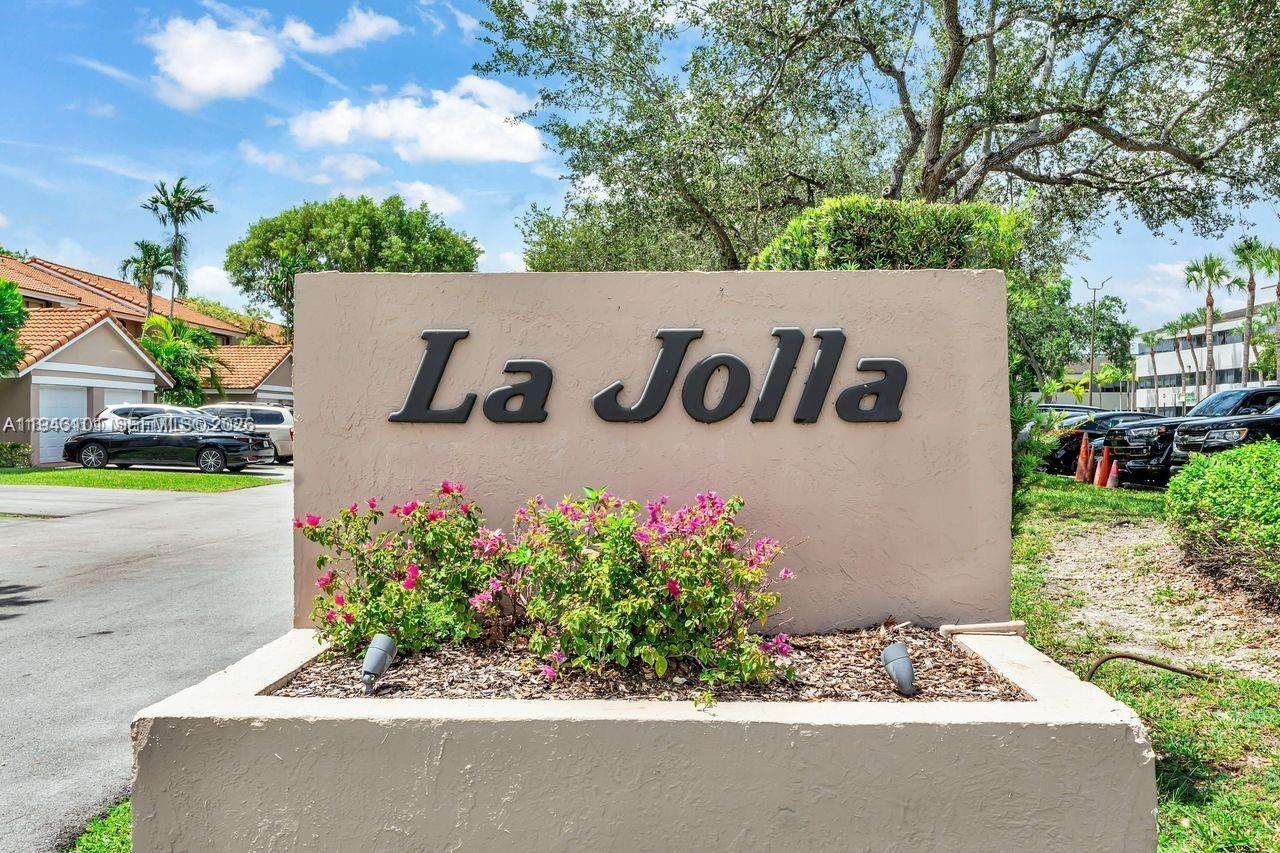 Townhomes Of La Jolla