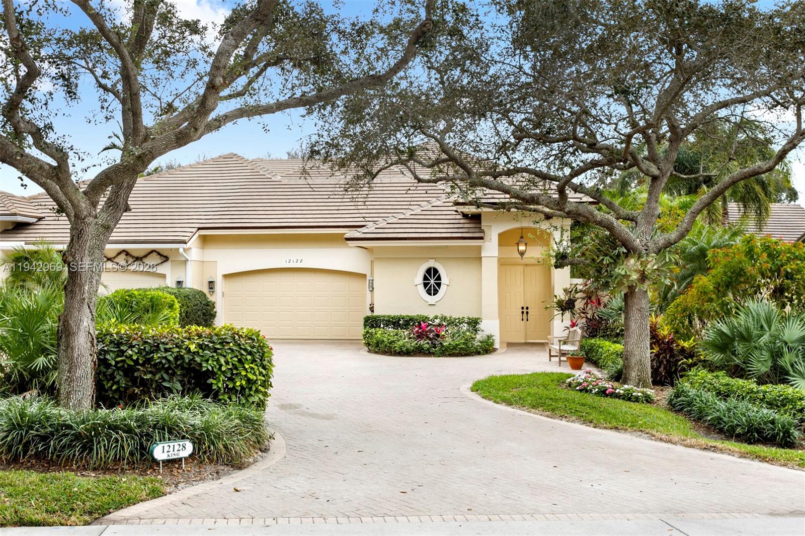Jupiter Hills Village