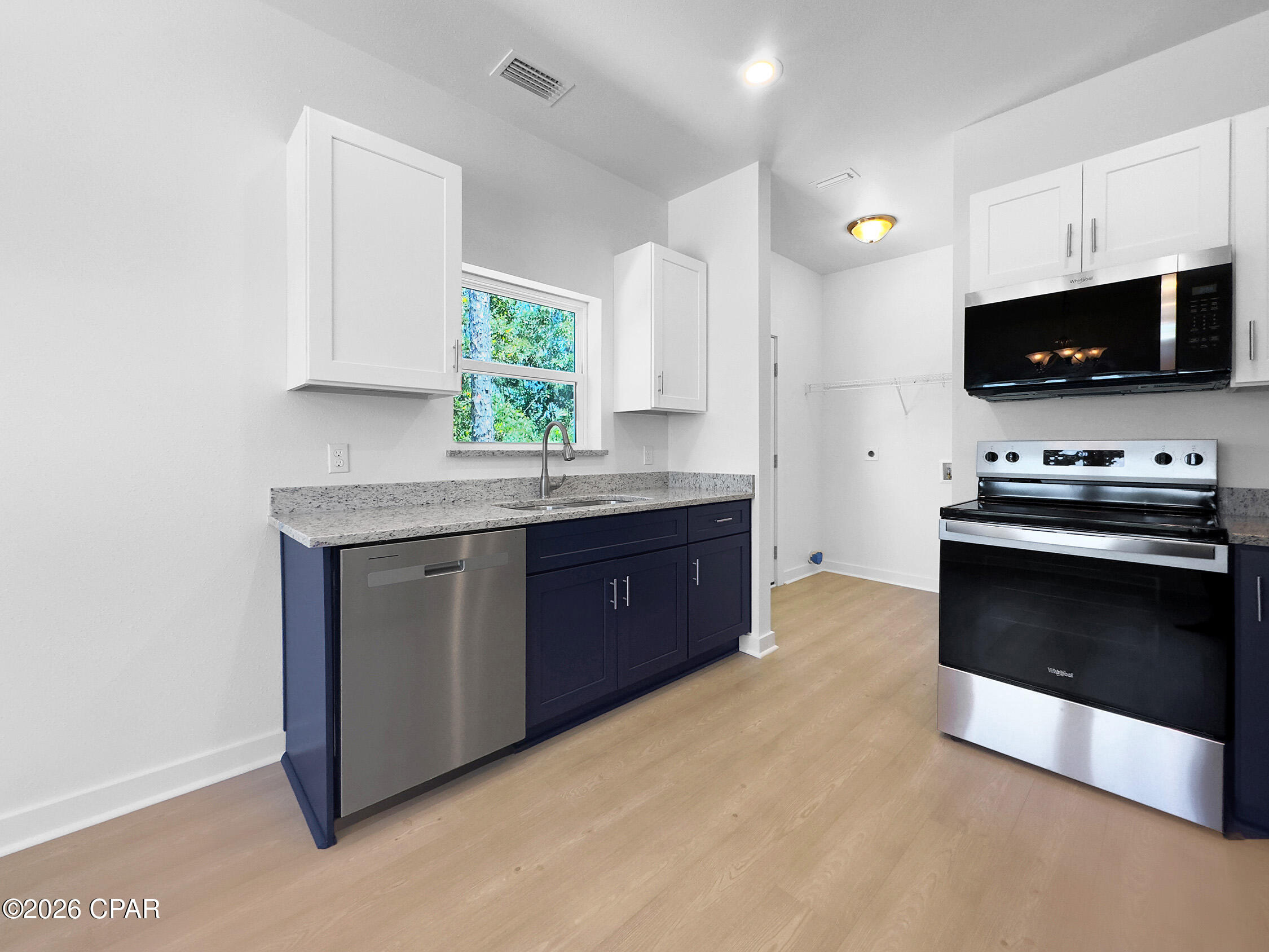 Image 10 For 592 Bonnet Street