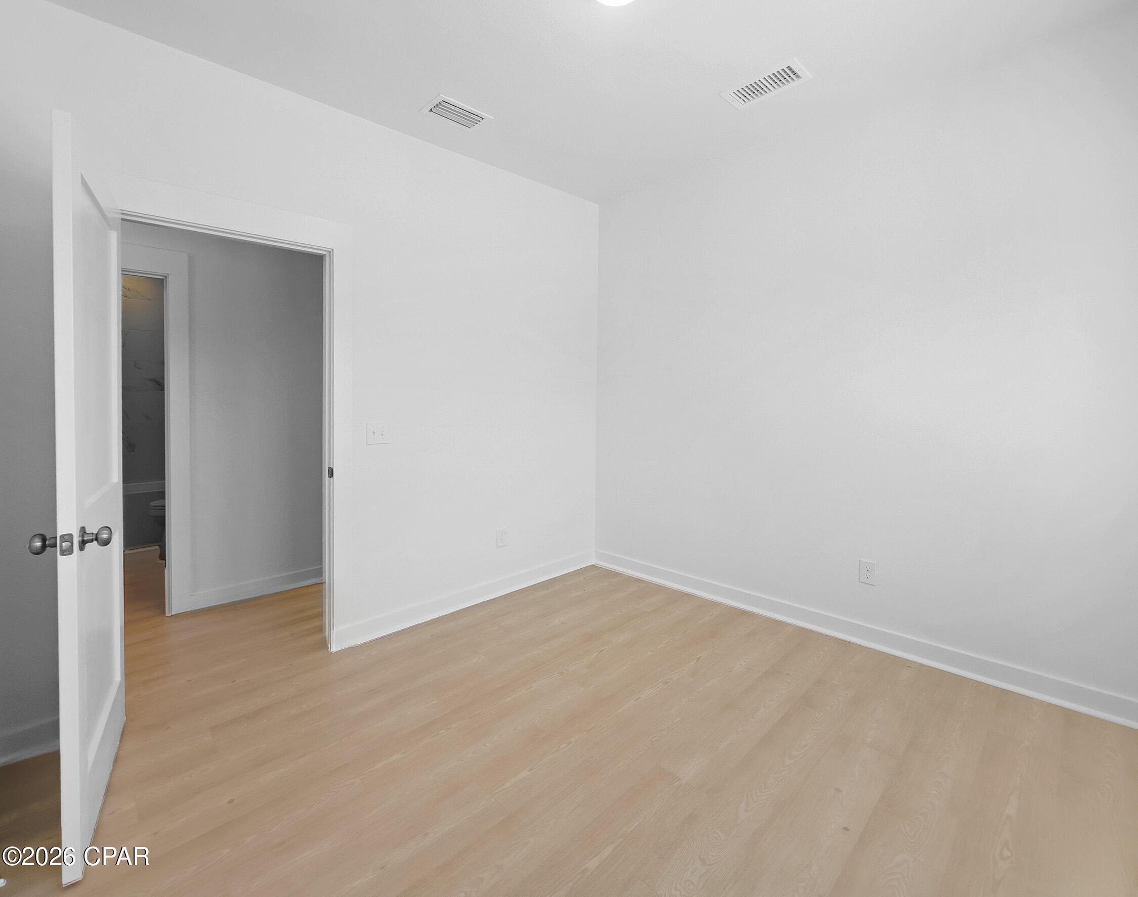 Image 14 For 592 Bonnet Street