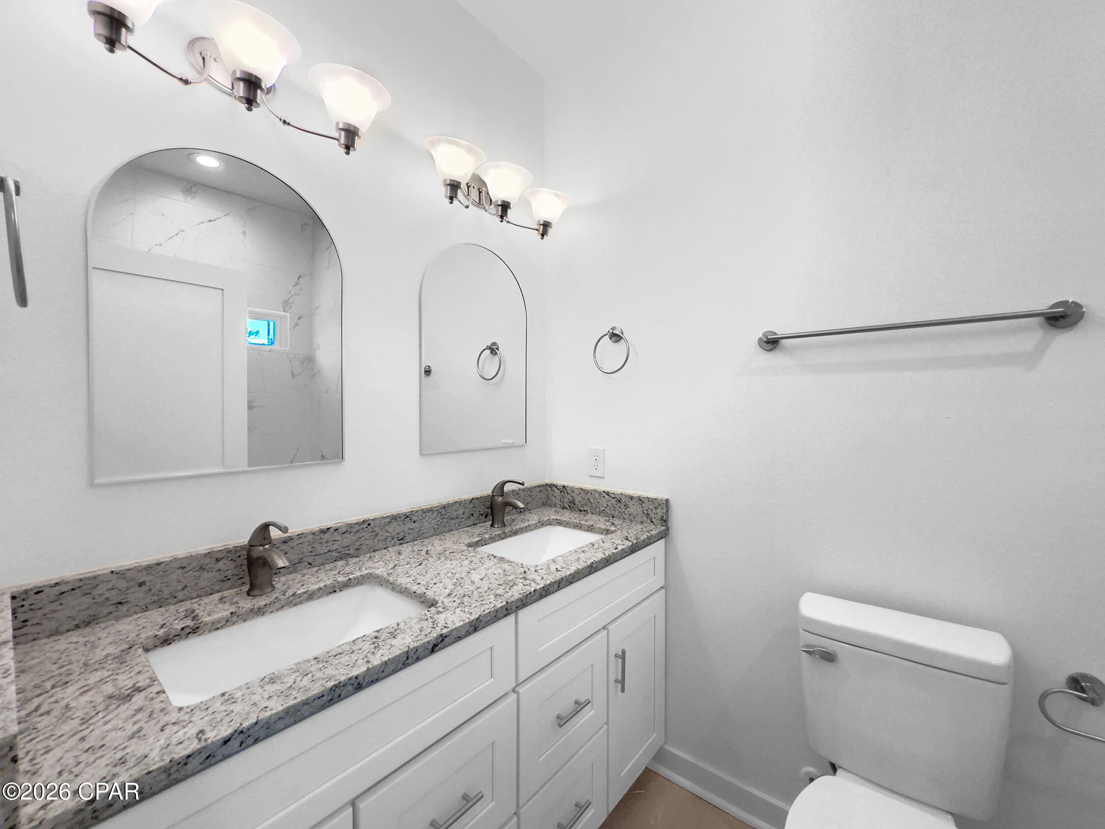 Image 21 For 592 Bonnet Street