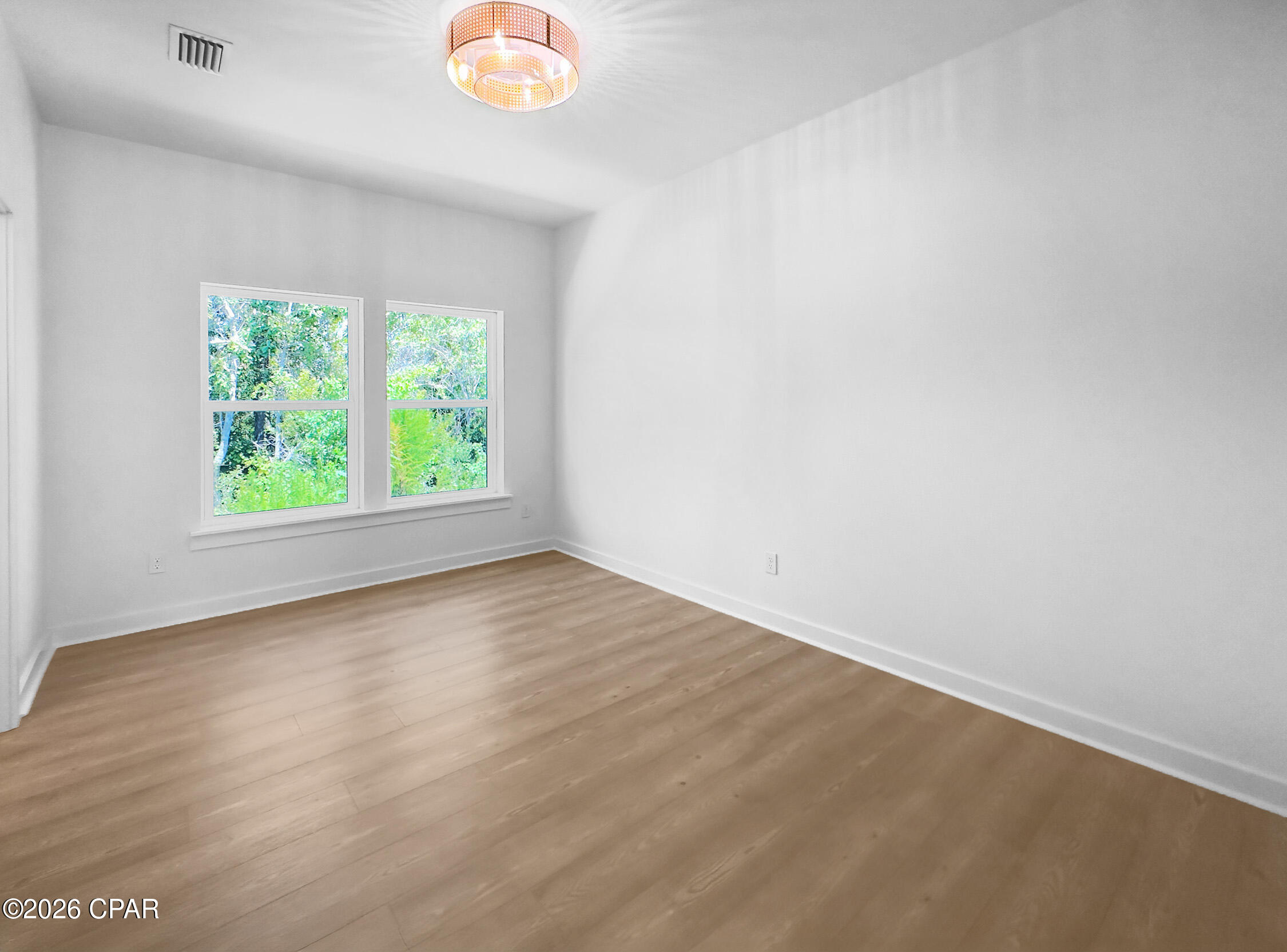 Image 25 For 592 Bonnet Street