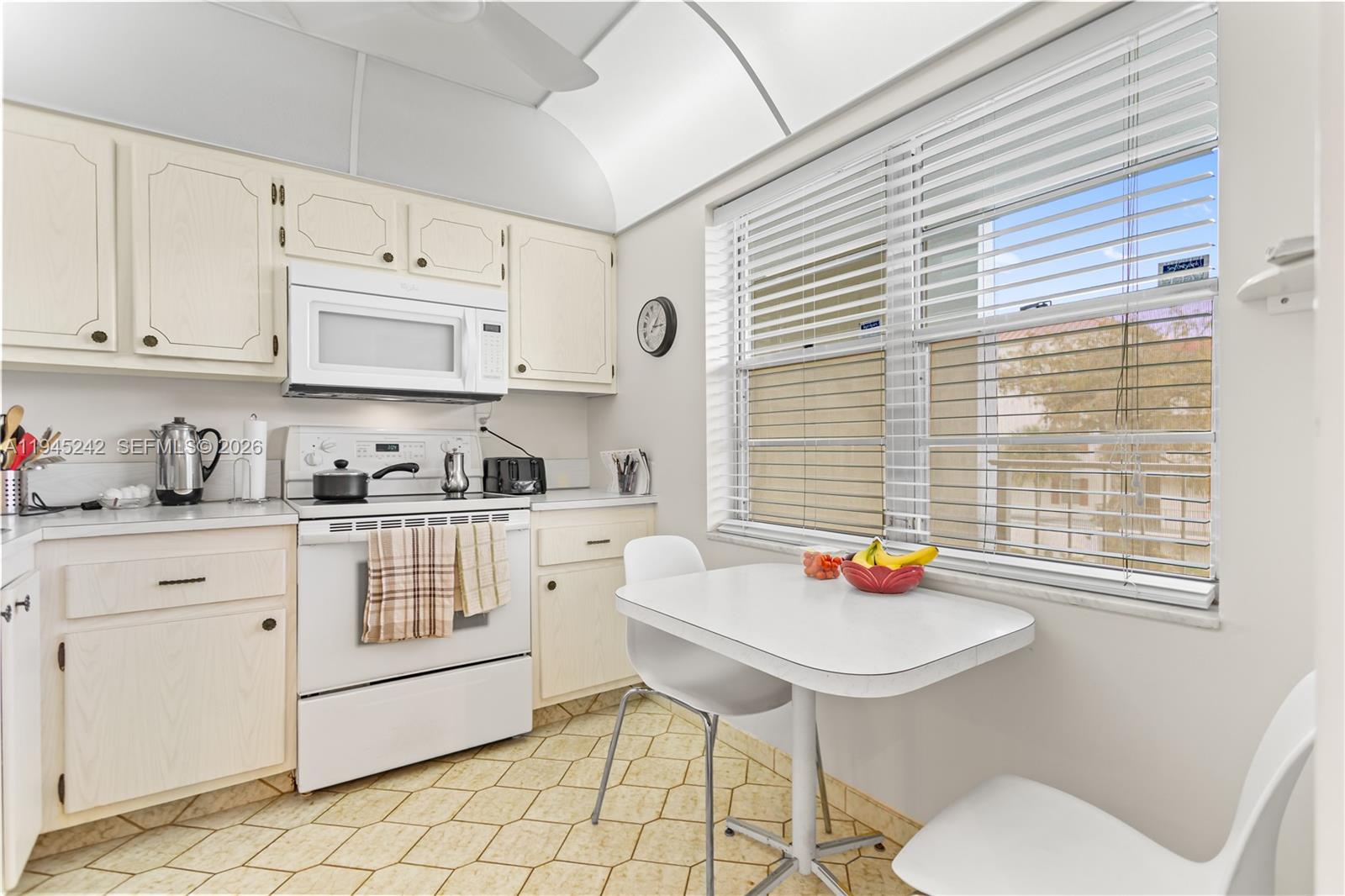 2998-nw-48th-ter-329-lauderdale-lakes-fl-33313/hzid_a1822d26