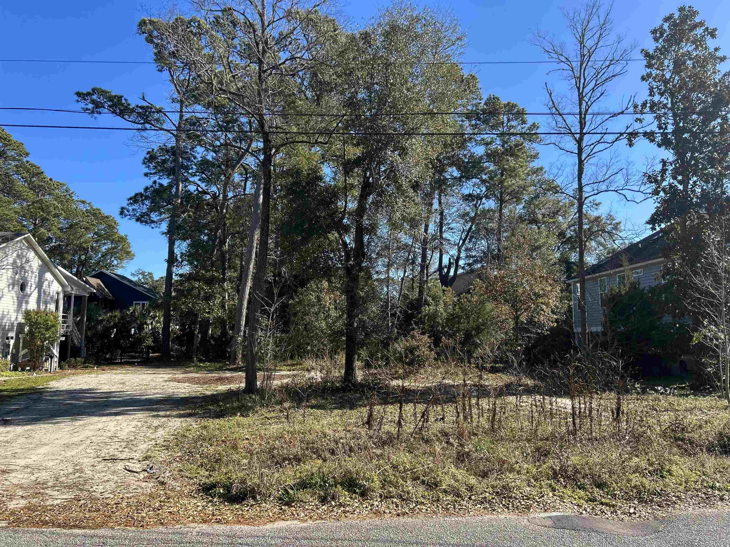 352 Lakeshore Dr. Pawleys Island, SC 29585