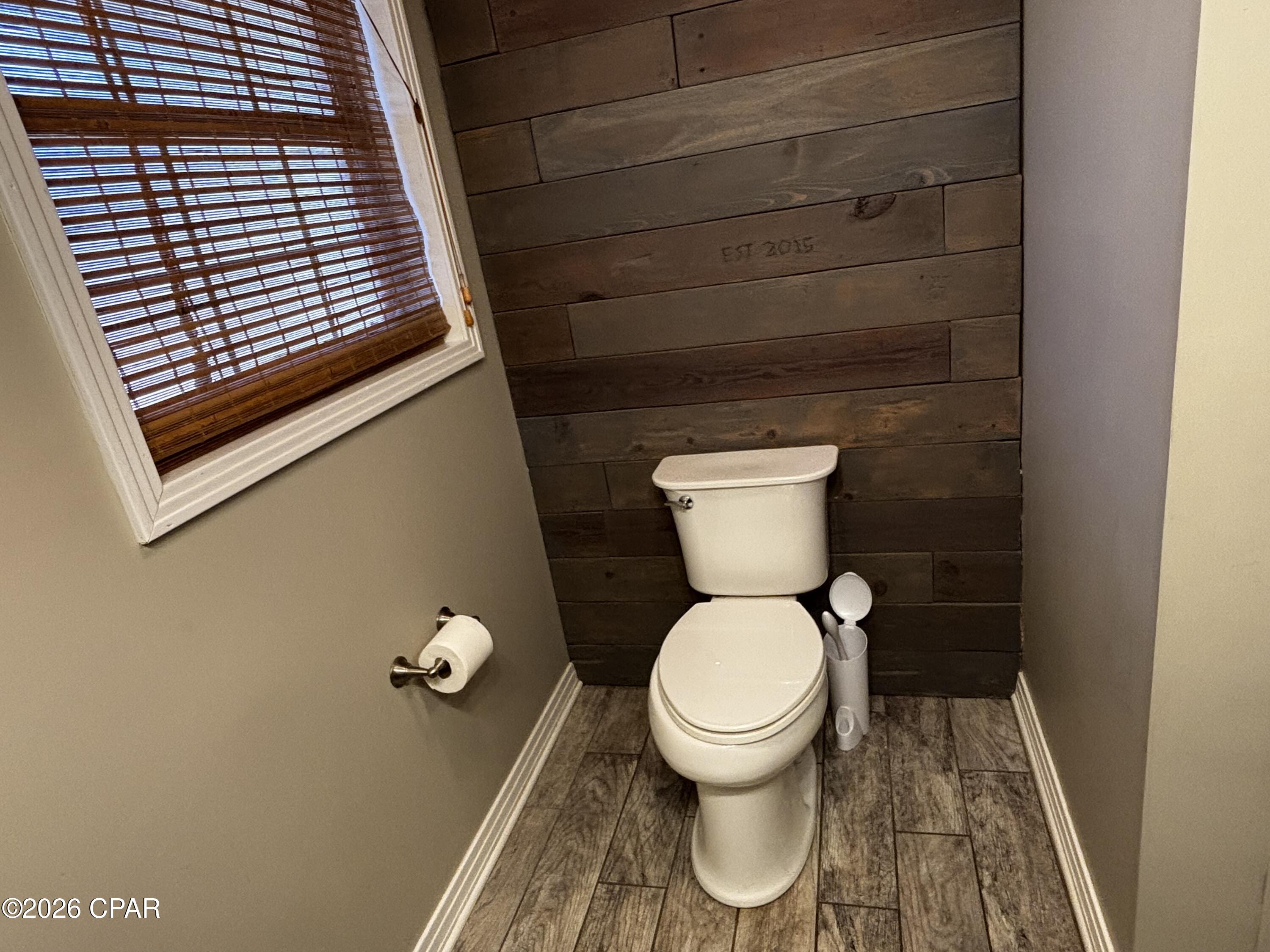 Image 12 For 652 2nd Street