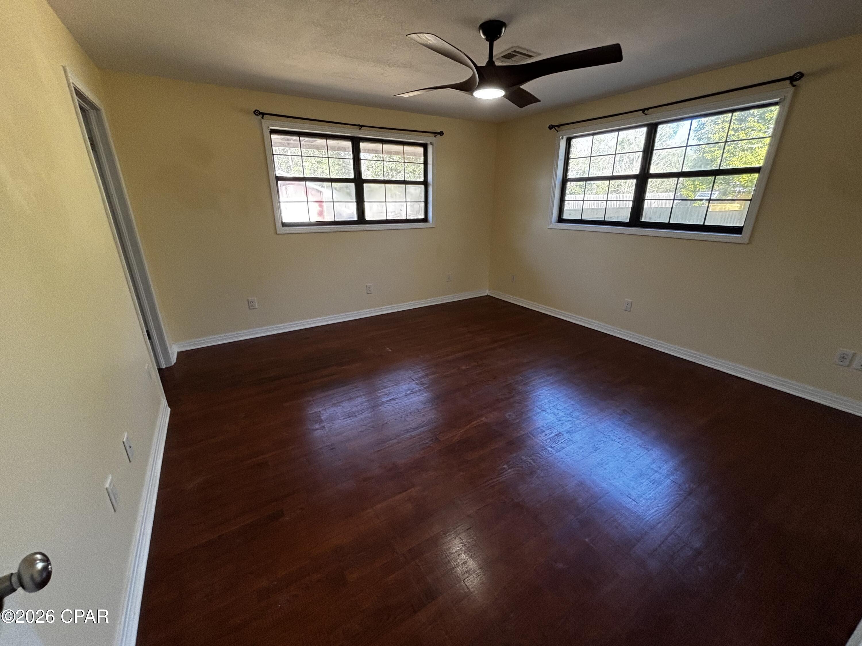 Image 14 For 652 2nd Street