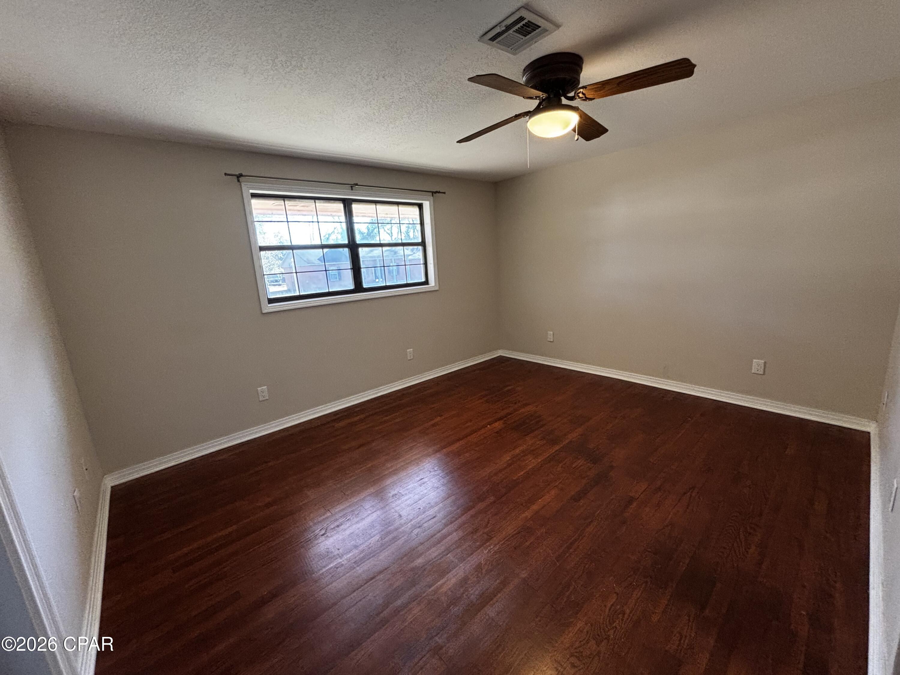 Image 16 For 652 2nd Street