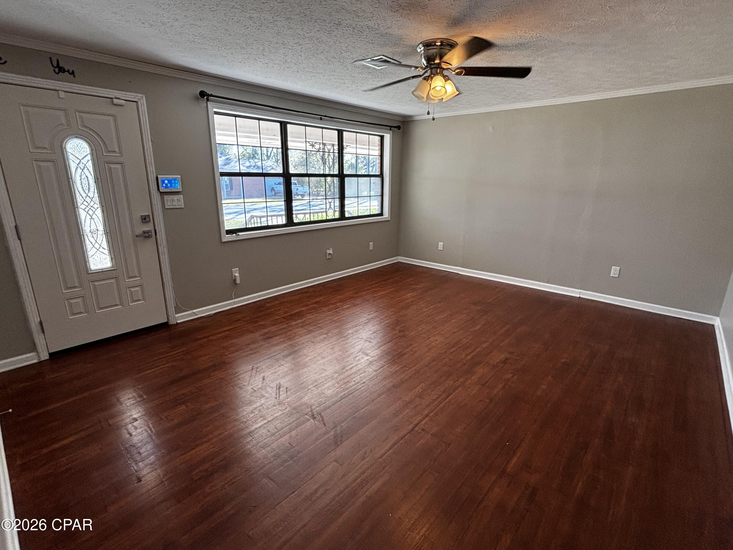 Image 6 For 652 2nd Street