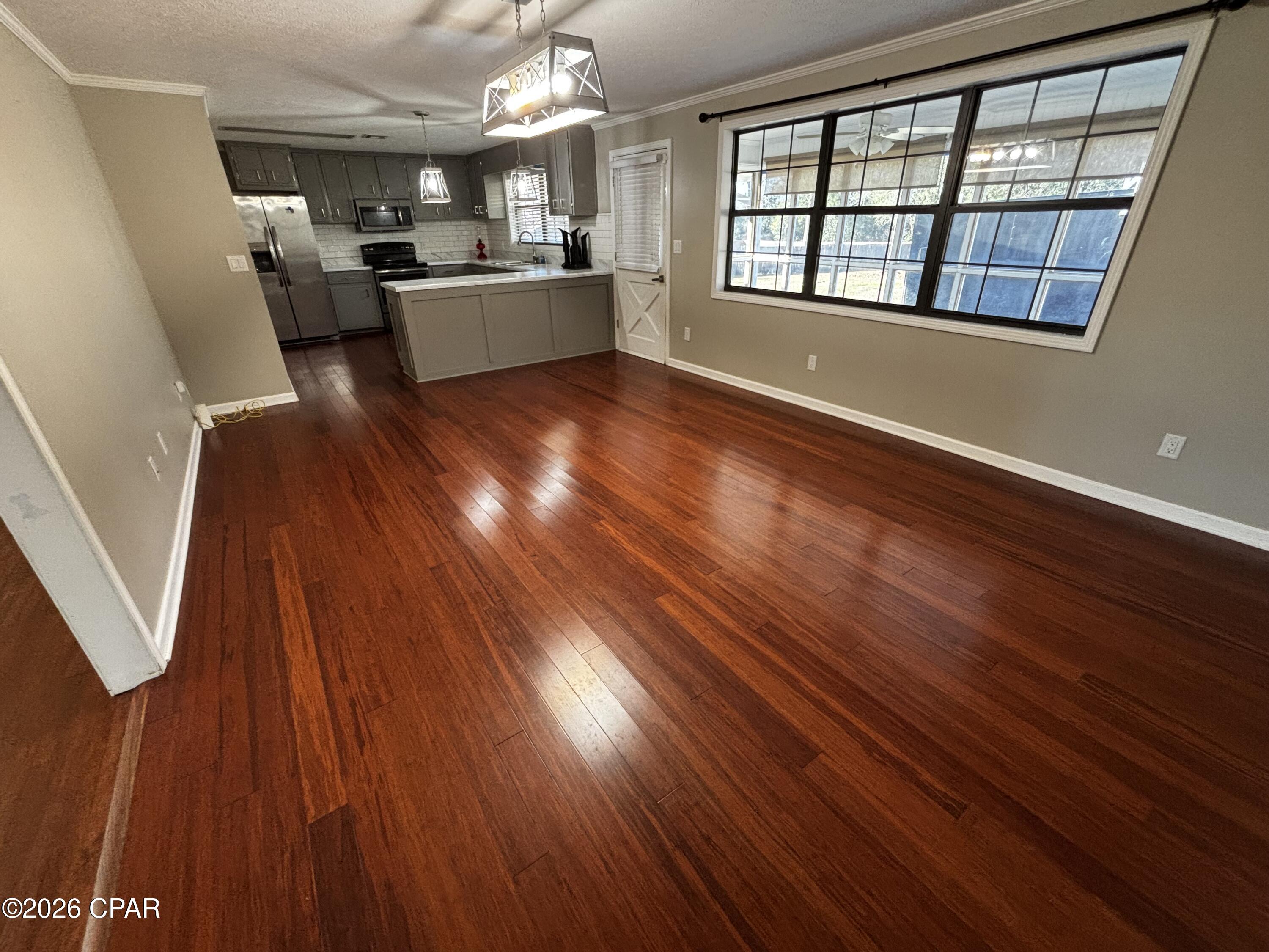 Image 8 For 652 2nd Street