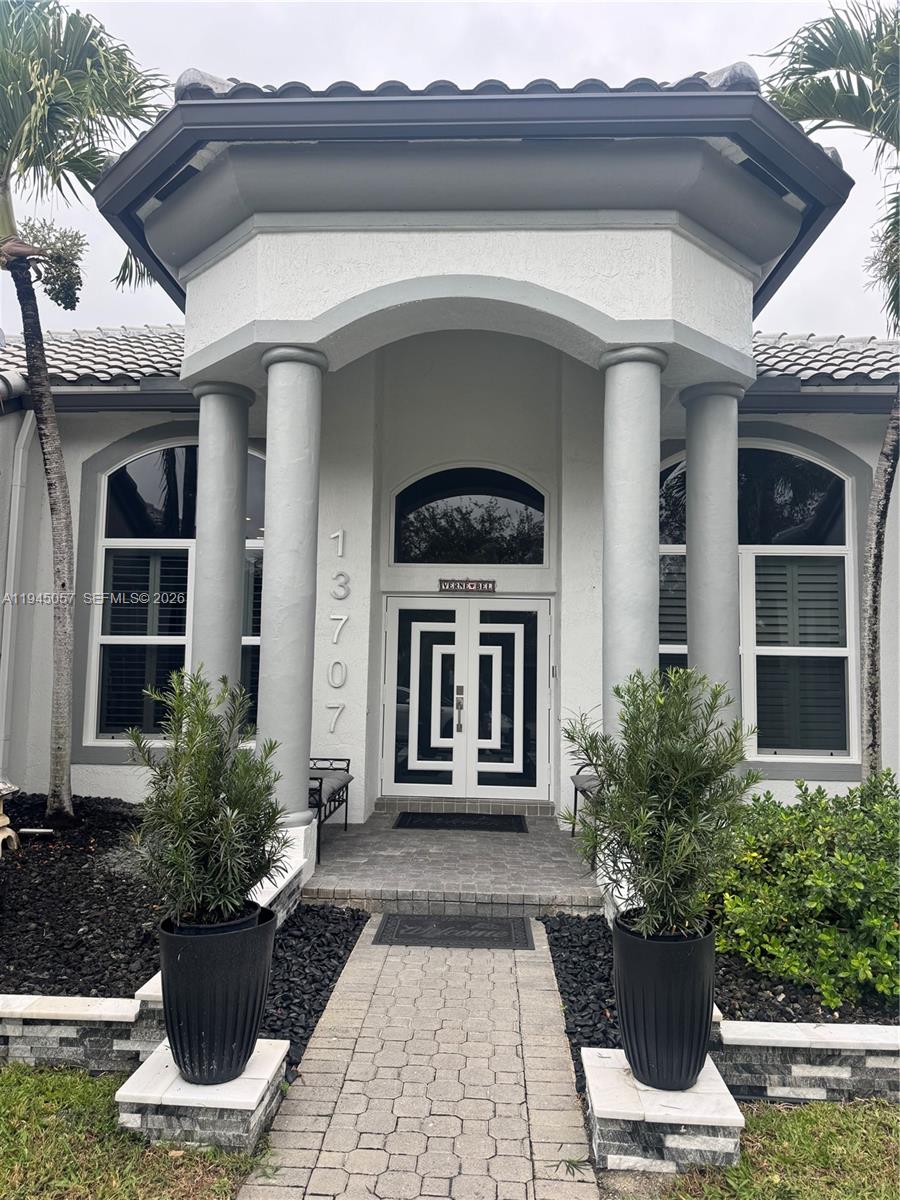 13707 21st St, Pembroke Pines, Florida 33028