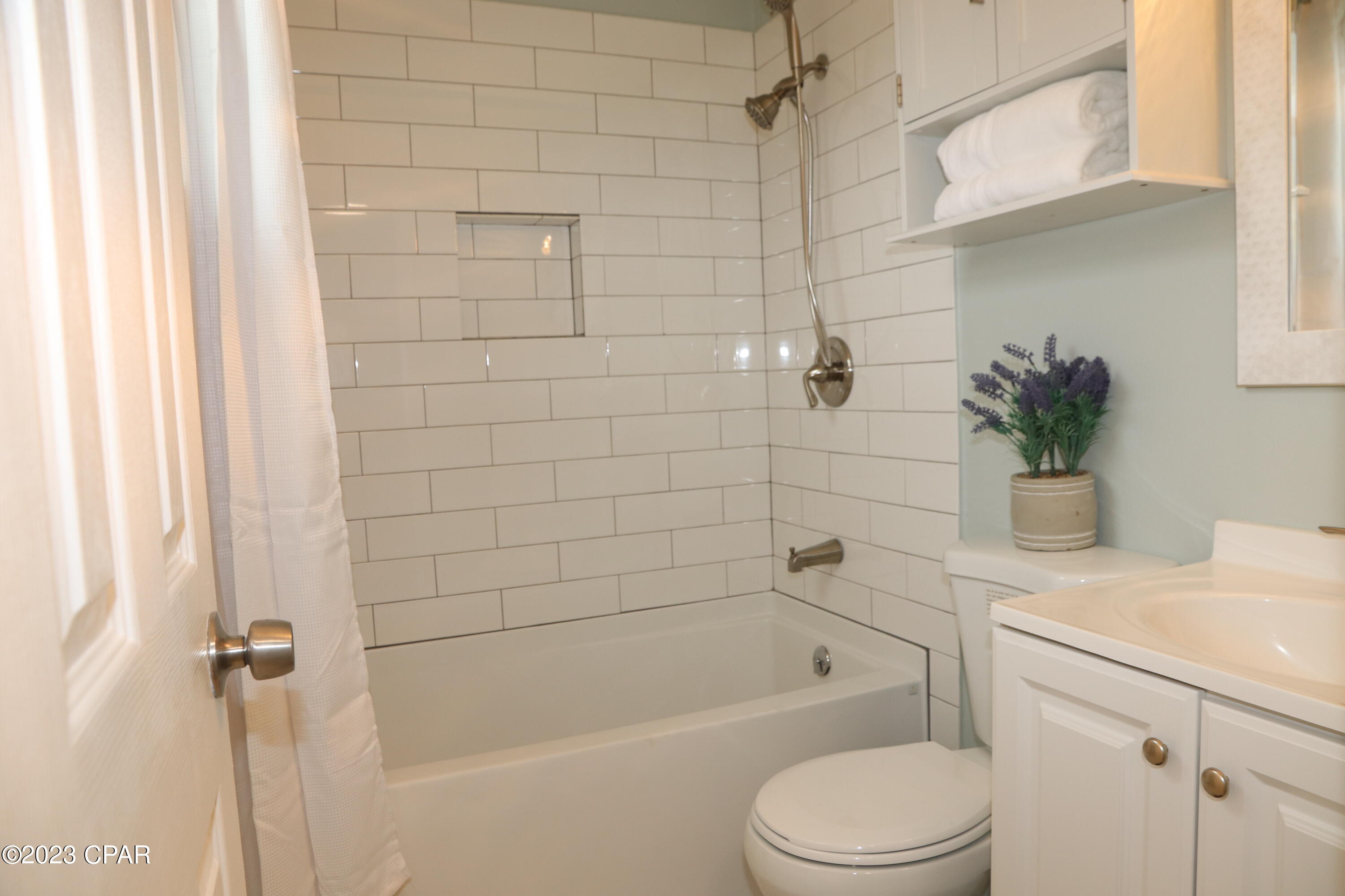 Image 6 For 3613 Tiki Drive 412