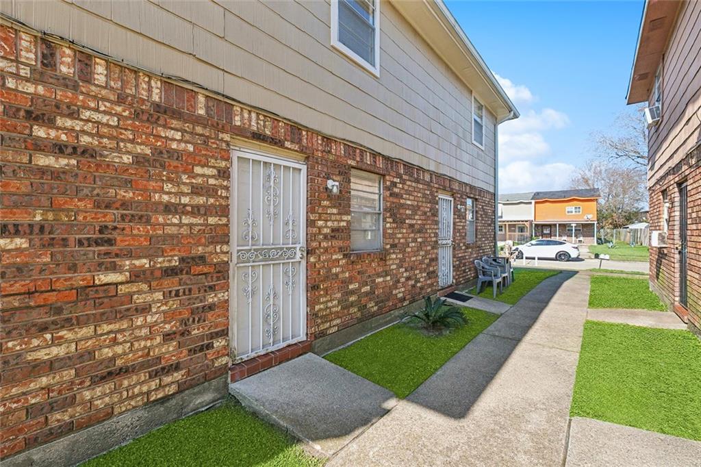 Homes for sale in New Orleans, LA | 6660 Harbourview Dr, New Orleans, LA 70126 | MLS# 2538326