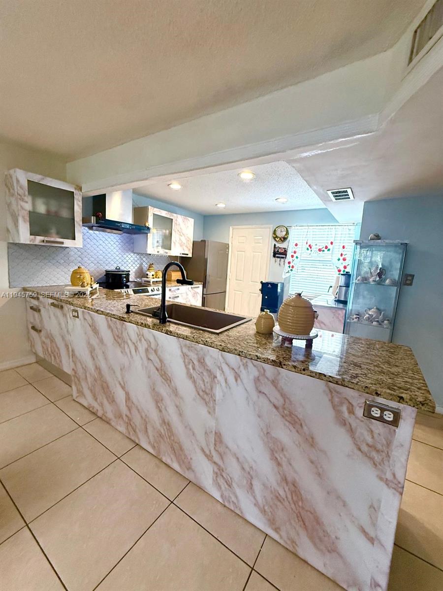 Rolling Green Condo B