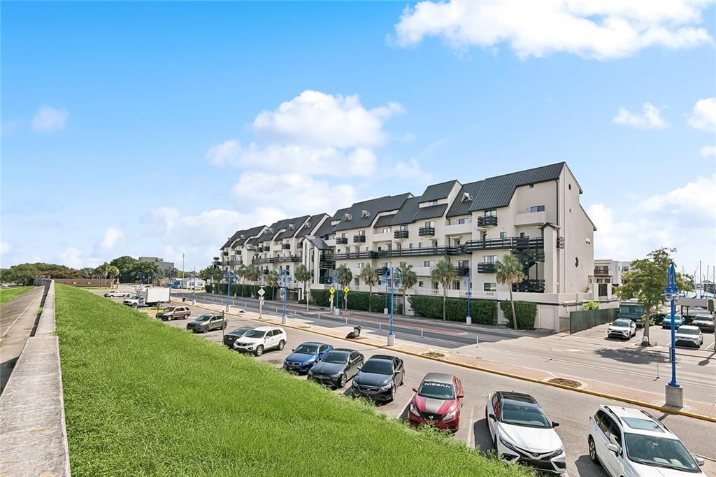 Homes for sale in New Orleans, LA | 7300 Lakeshore Dr #2, New Orleans, LA 70124 | MLS# 2537782