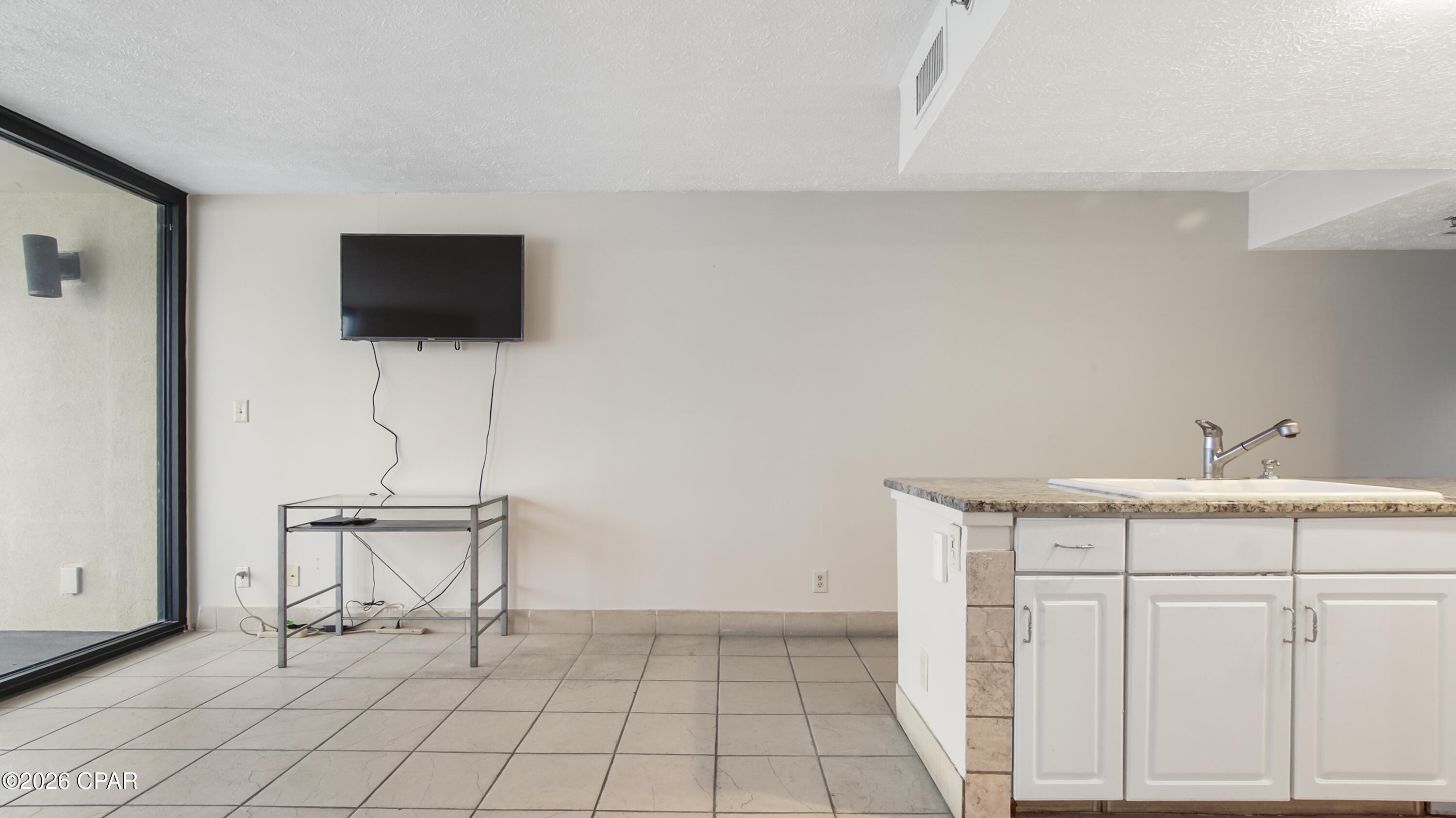 Image 7 For 9850 Thomas Drive 702e