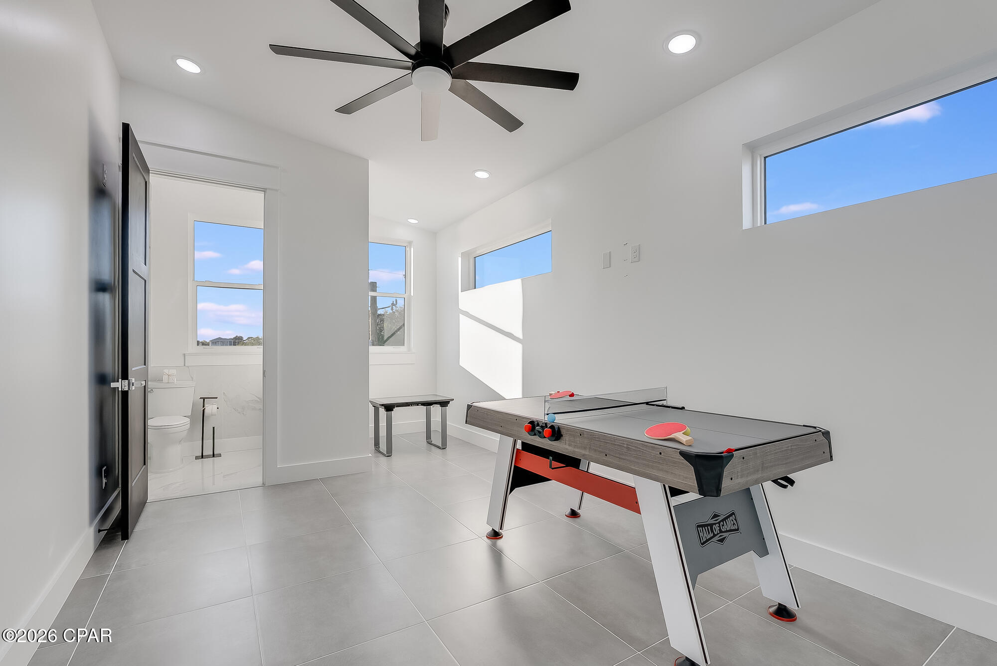 Listing photo id 33 for 212 George C Wallace Boulevard